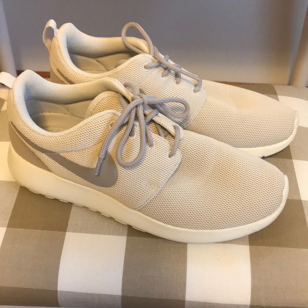 Roshe Run neutral sneakers
